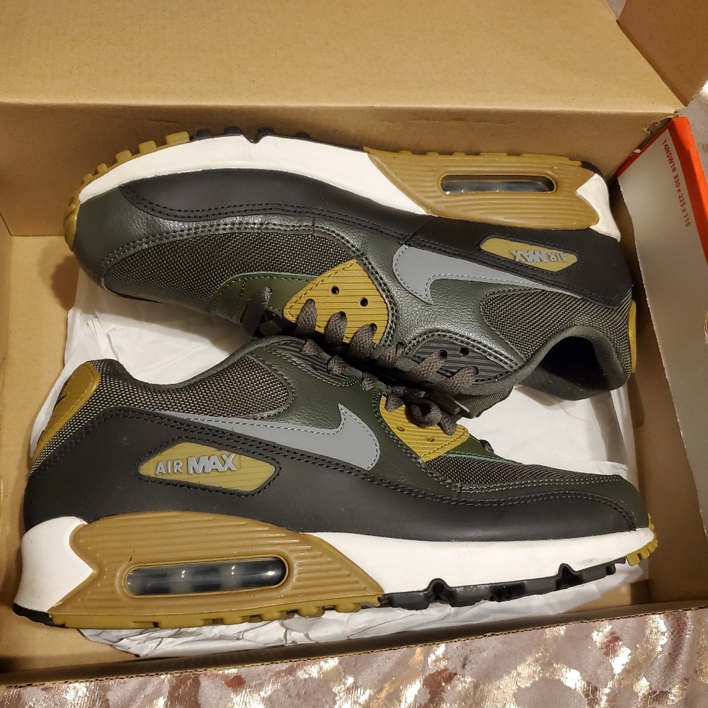 Nike Air Max 90 Essentials